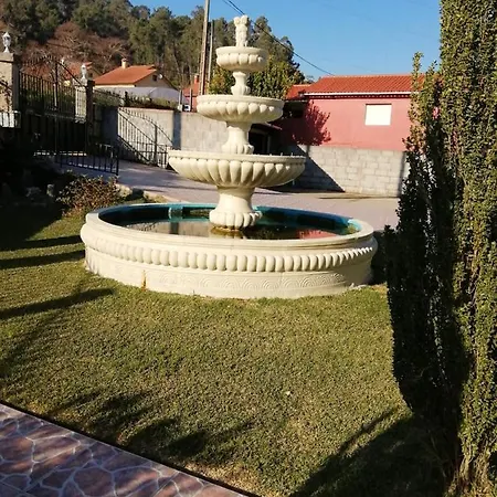 4 Bedrooms With Enclosed Garden And Wifi At *