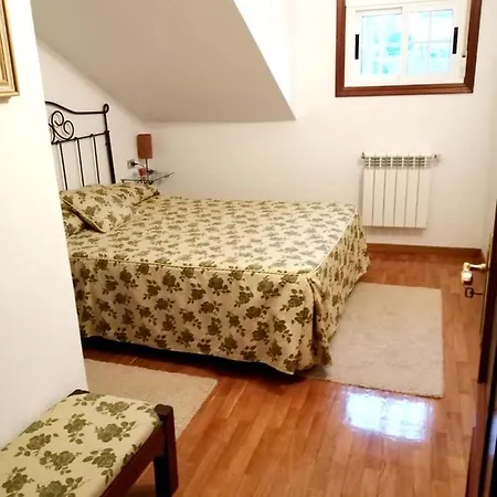 Apartment 4 Bedrooms With Enclosed Garden And Wifi At Tomino